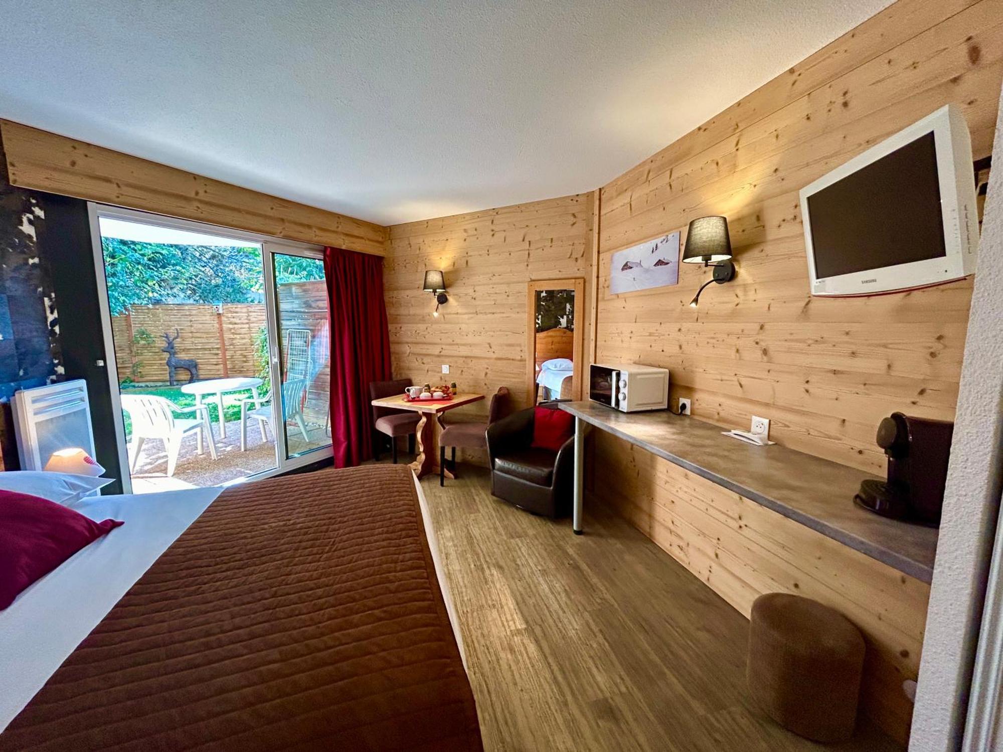 Cote Aparthotel 3*